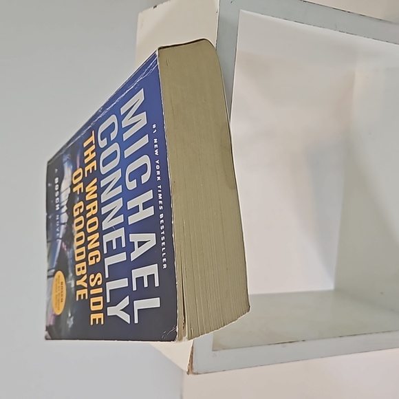 The Wrong Side Of Goodbye Michael Connelly A Bosch Novel  Grand Central softback - Picture 9 of 17